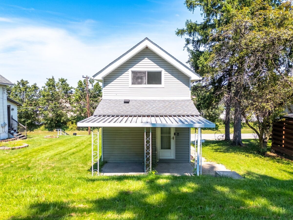2869 Hemlock STREET — photo 1