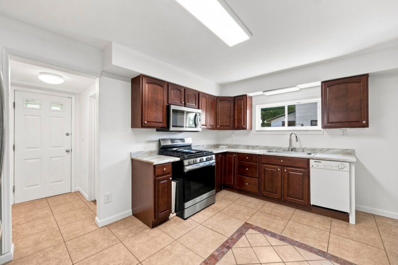 2869 Hemlock STREET — photo 4