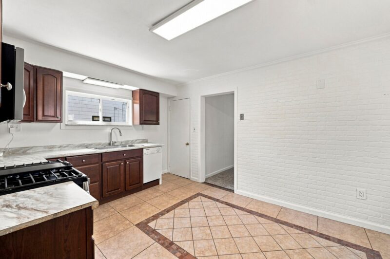 2869 Hemlock STREET — photo 7