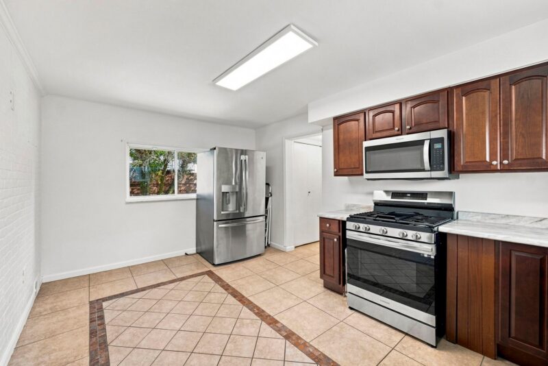 2869 Hemlock STREET — photo 8