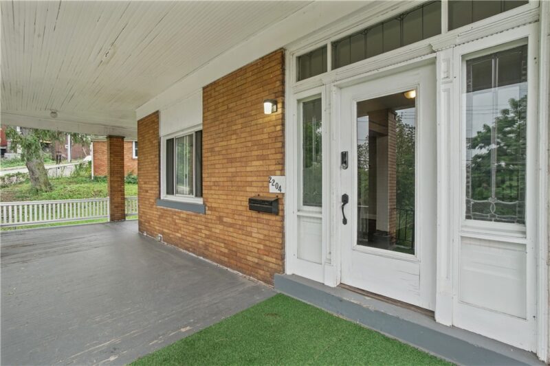 2204 Hazeldell St — photo 2