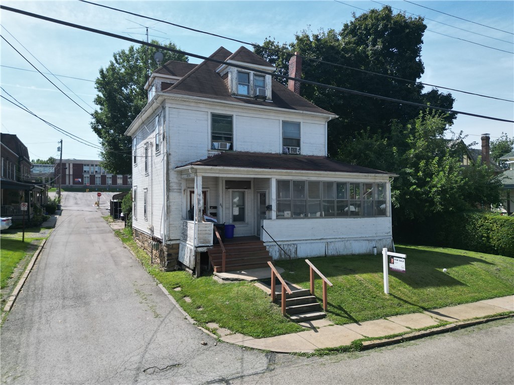 213 E Brady St — photo 1
