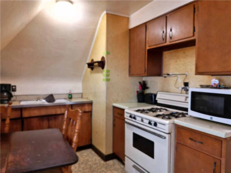 213 E Brady St — photo 3