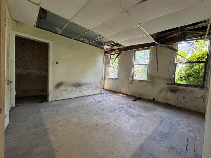 921 S Side Ave — photo 4