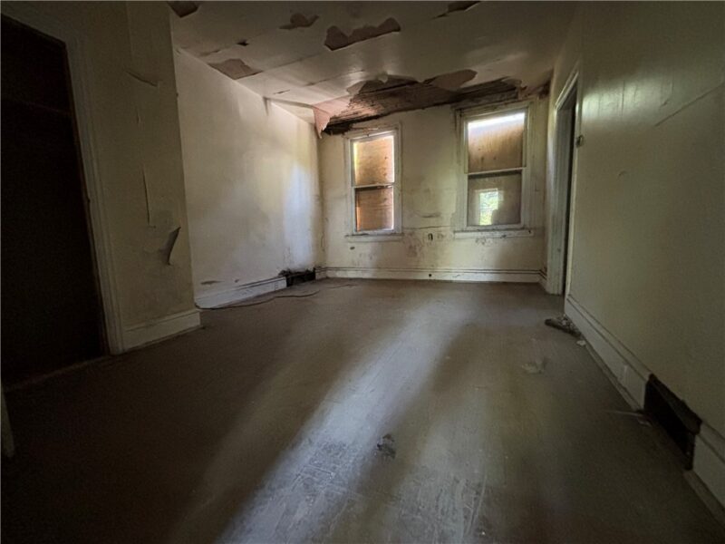 921 S Side Ave — photo 6