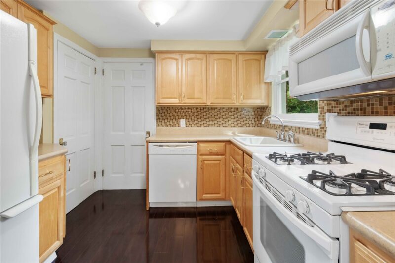 732 Highview Rd — photo 5