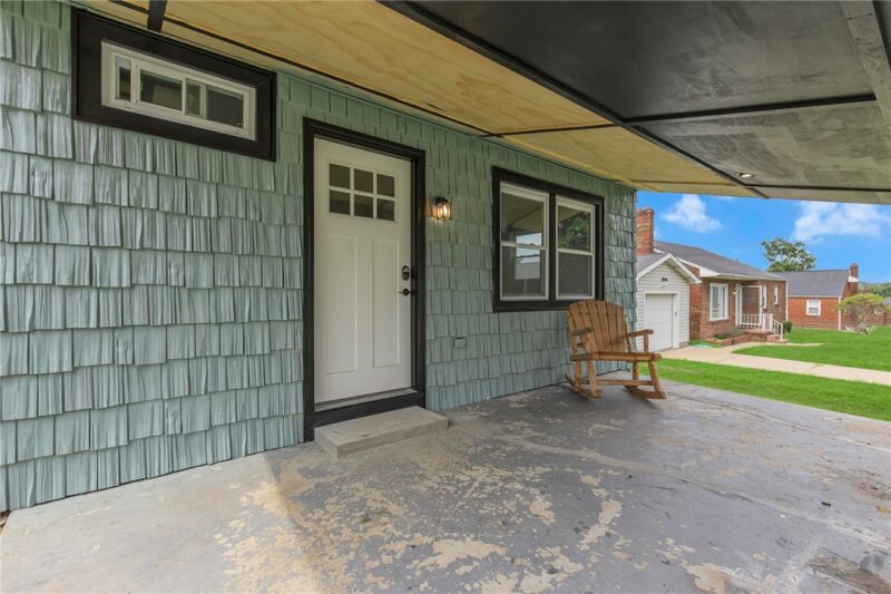 1022 Summit Ave — photo 2