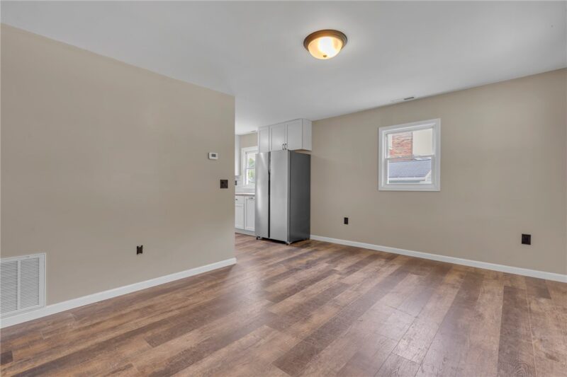 1022 Summit Ave — photo 3