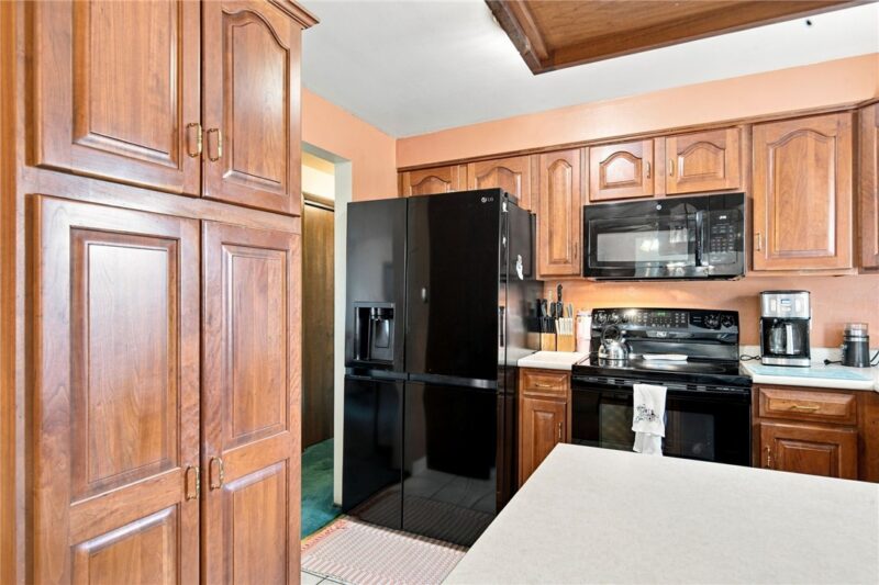 338 Evergreen Dr — photo 8