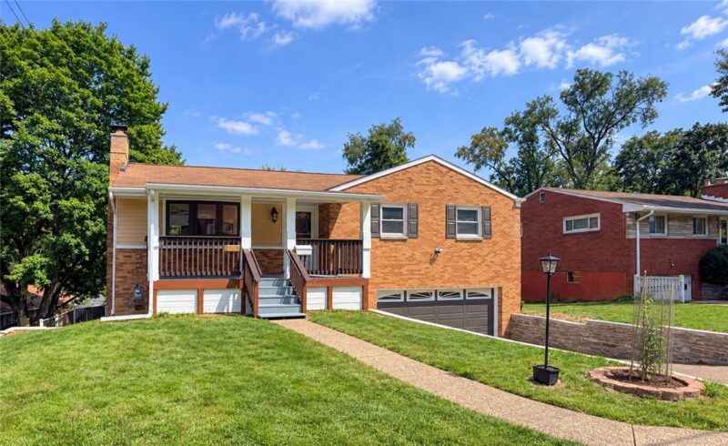 707 Riehl Dr — photo 2
