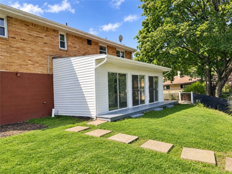 707 Riehl Dr — photo 7