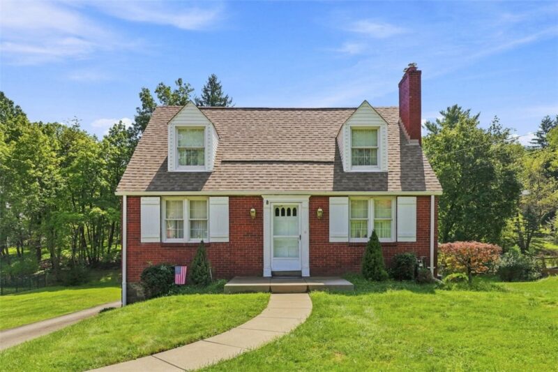 320 Mcintyre Road — photo 2