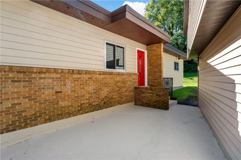 200 Elfinwild Rd — photo 2