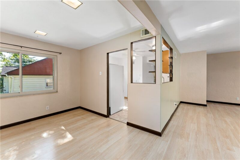 200 Elfinwild Rd — photo 8