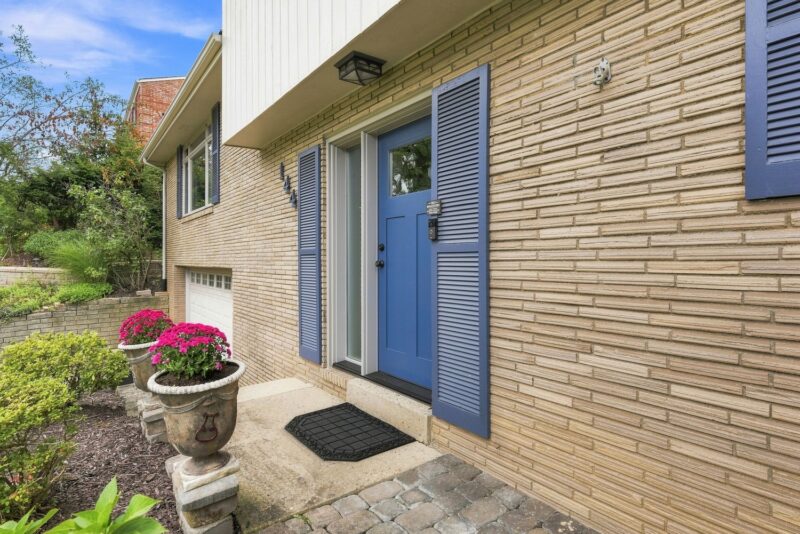 144 Sunridge DRIVE — photo 2
