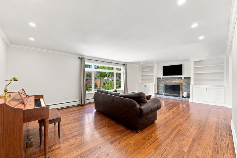 144 Sunridge DRIVE — photo 3