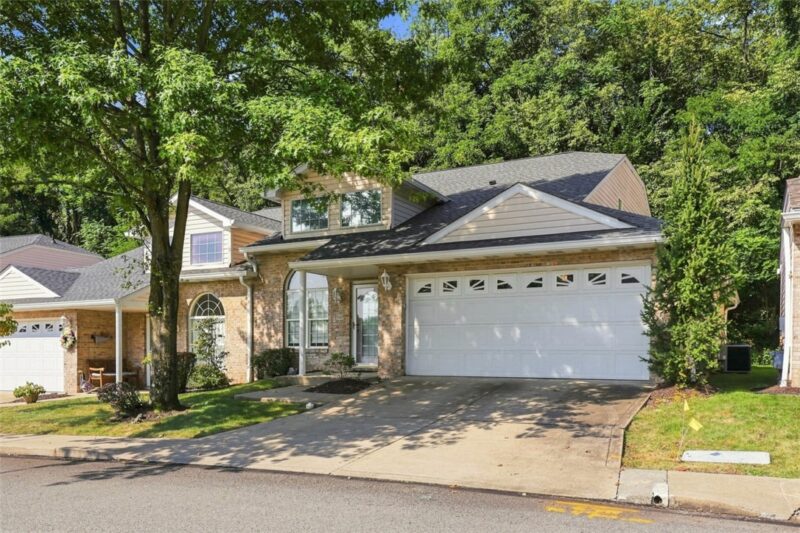 540 Newport Dr — photo 2