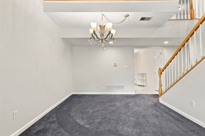540 Newport Dr — photo 8