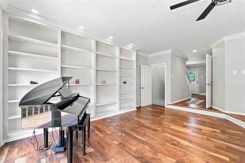1606 Stone Mansion Dr — photo 5
