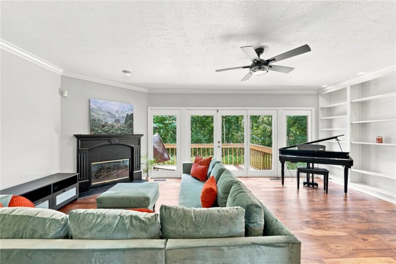 1606 Stone Mansion Dr — photo 6