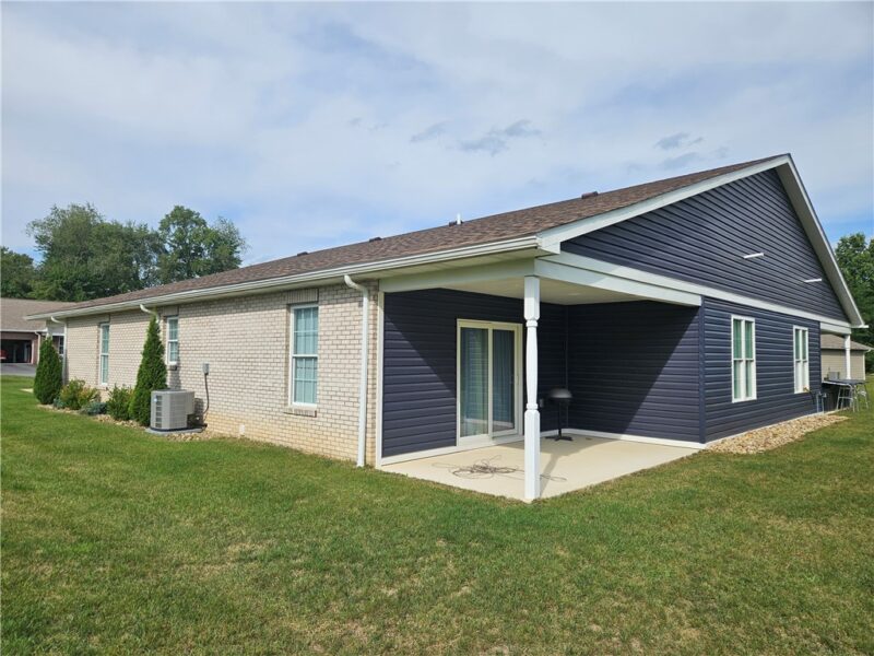 562 Woodhawk Ln — photo 2