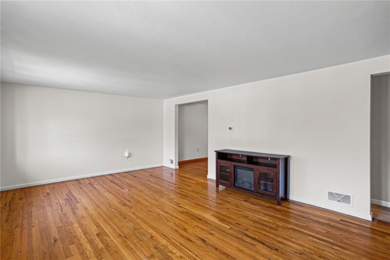 1150 Colgate Dr — photo 4