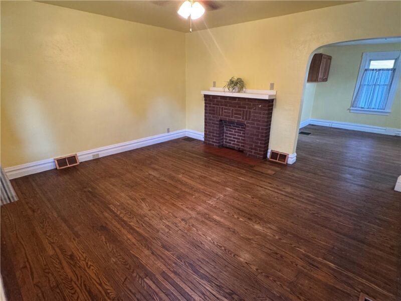 544 W Brady St — photo 8