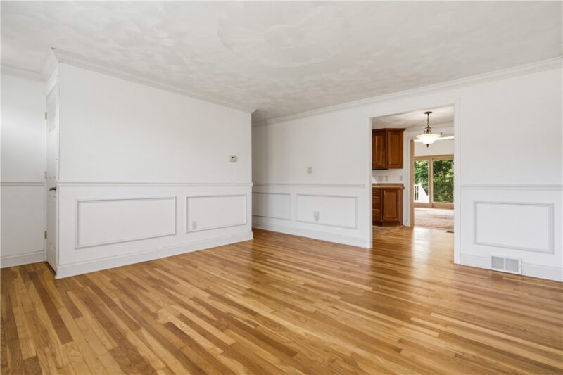 787 Lindsay Road — photo 3