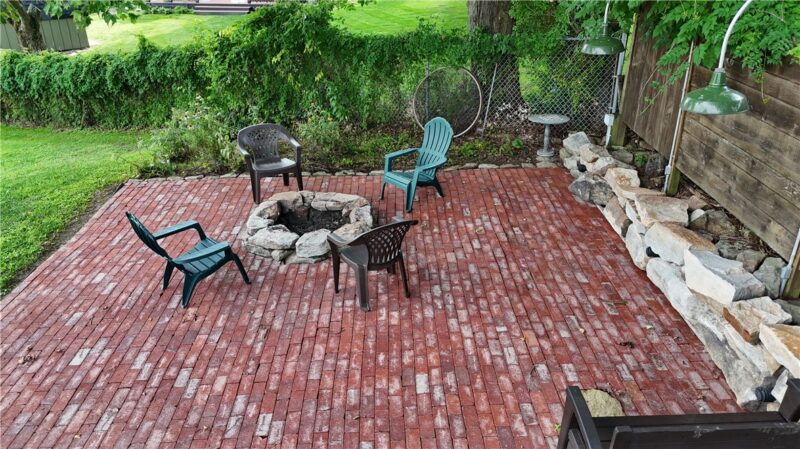 118 Clinton Ave — photo 3