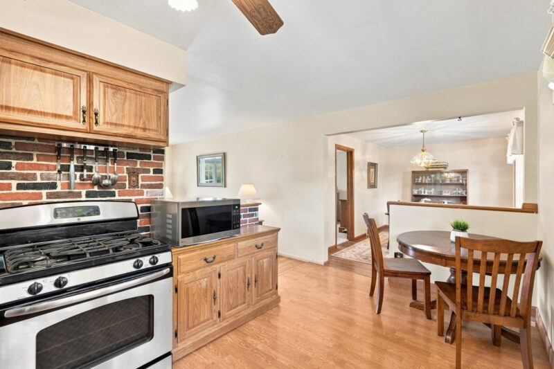 105 Louis COURT — photo 8