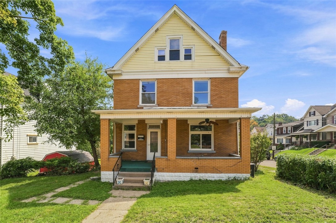 721 Maple St — photo 1