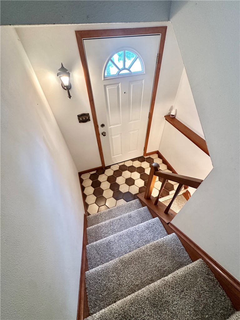 1056 Cranston Dr — photo 2