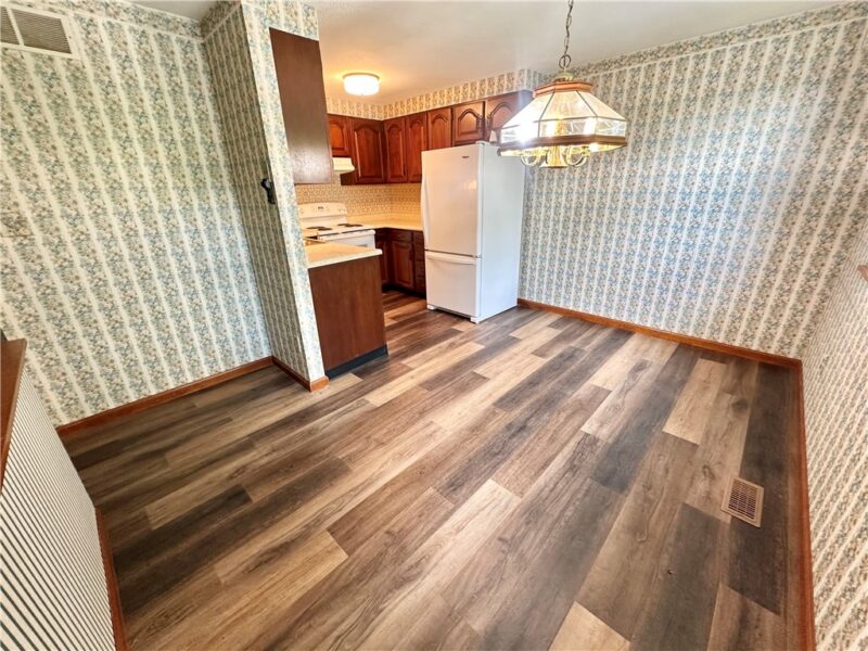1056 Cranston Dr — photo 4