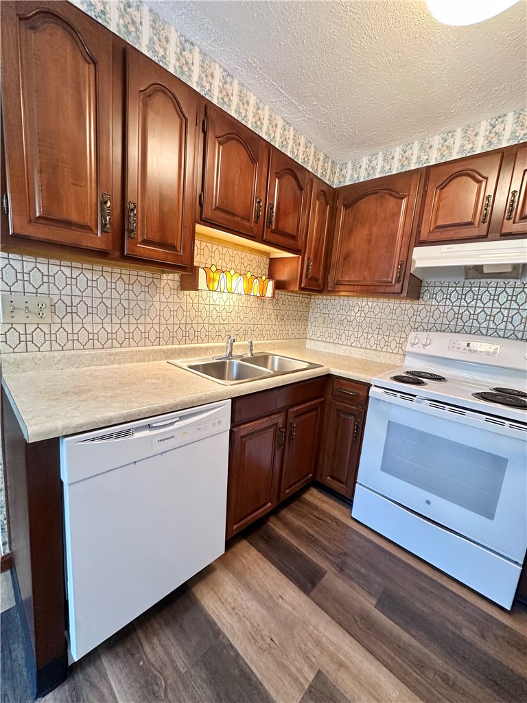 1056 Cranston Dr — photo 6