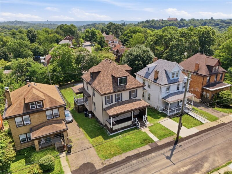 369 Stanford Ave — photo 2