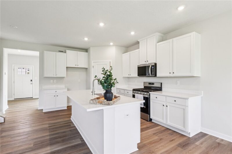 393 Leslie Farms Drive — photo 5