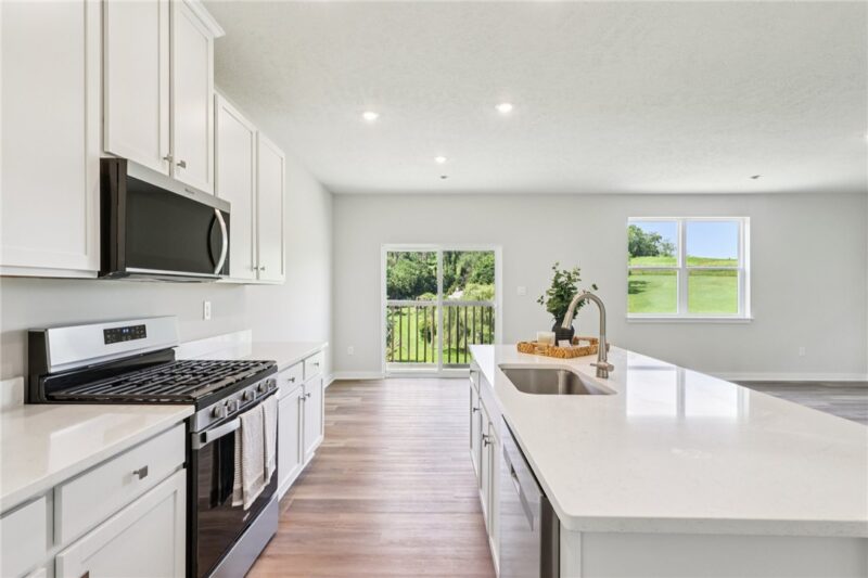 393 Leslie Farms Drive — photo 6