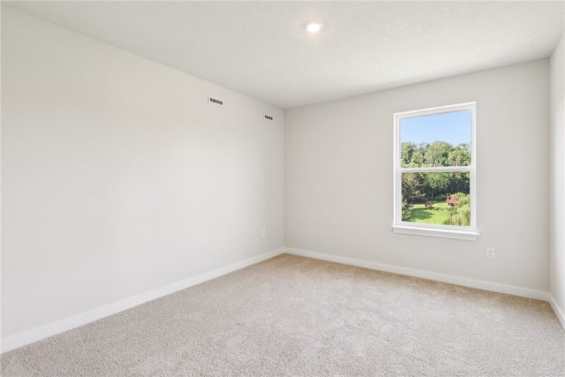 393 Leslie Farms Drive — photo 7