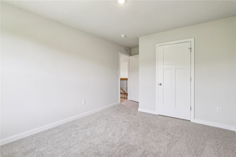 393 Leslie Farms Drive — photo 8