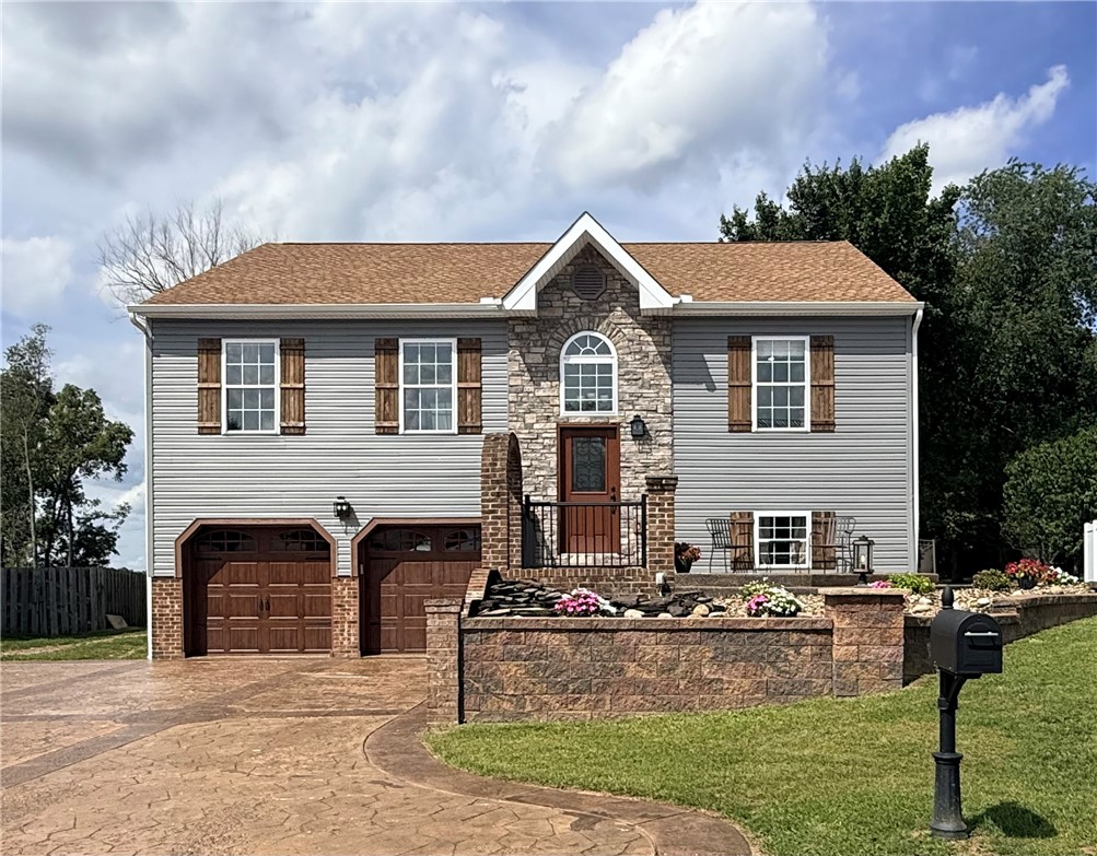 1360 Lucia Dr — photo 1