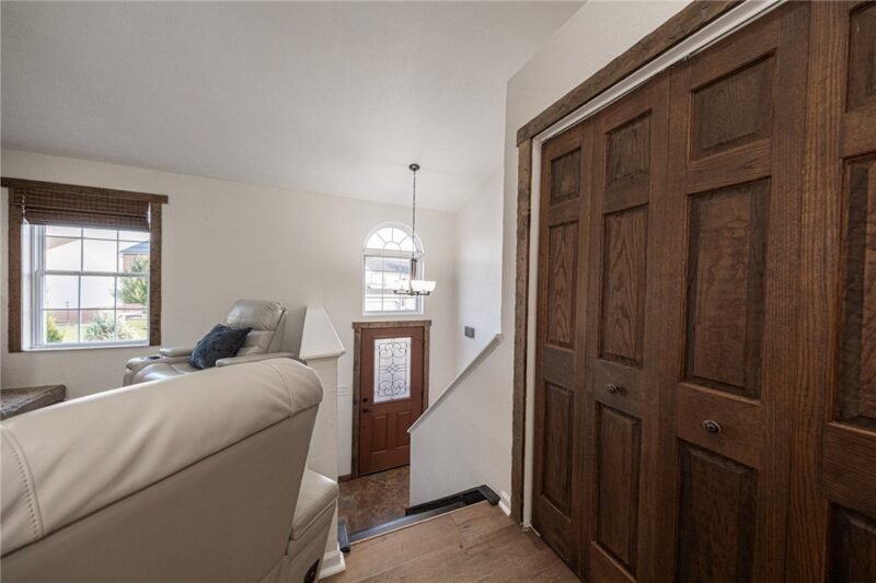 1360 Lucia Dr — photo 5