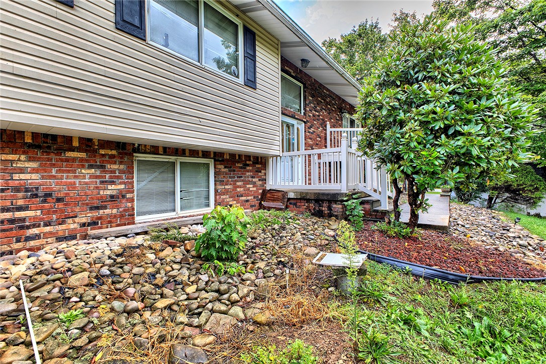 276 Coal Run Rd — photo 1