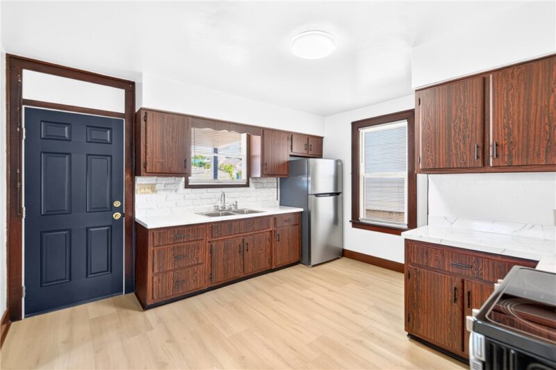 423 Franklin Ave — photo 5