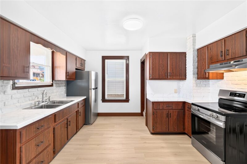 423 Franklin Ave — photo 6