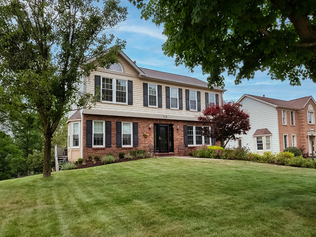 118 Bluestone DRIVE — photo 1