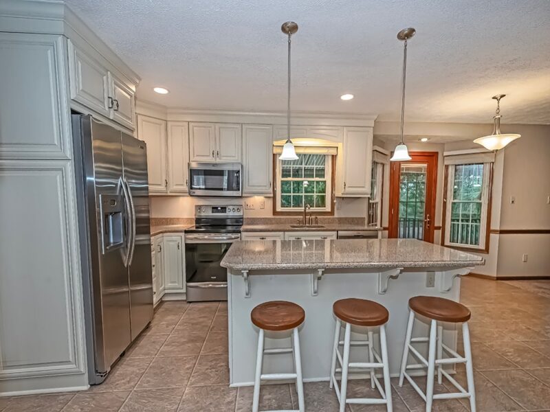 118 Bluestone DRIVE — photo 2