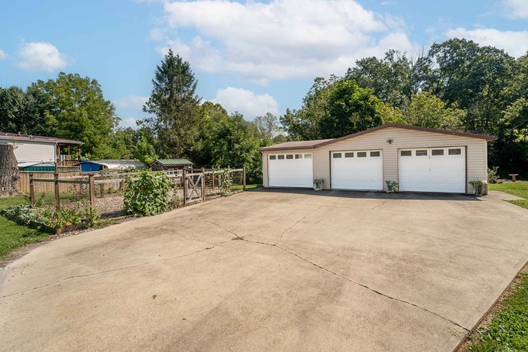 104 Dunkard Avenue — photo 3