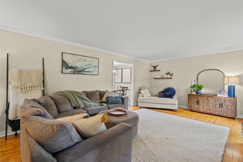 114 Surrey Lane — photo 5