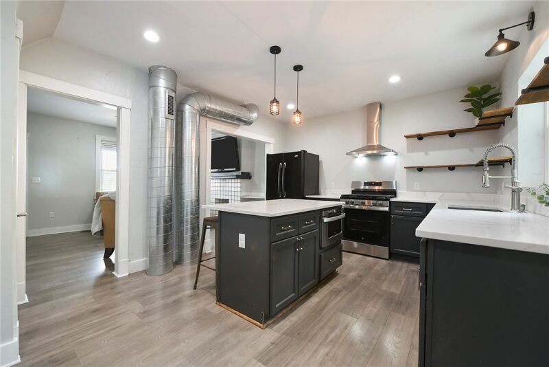 407 Ruxton — photo 3