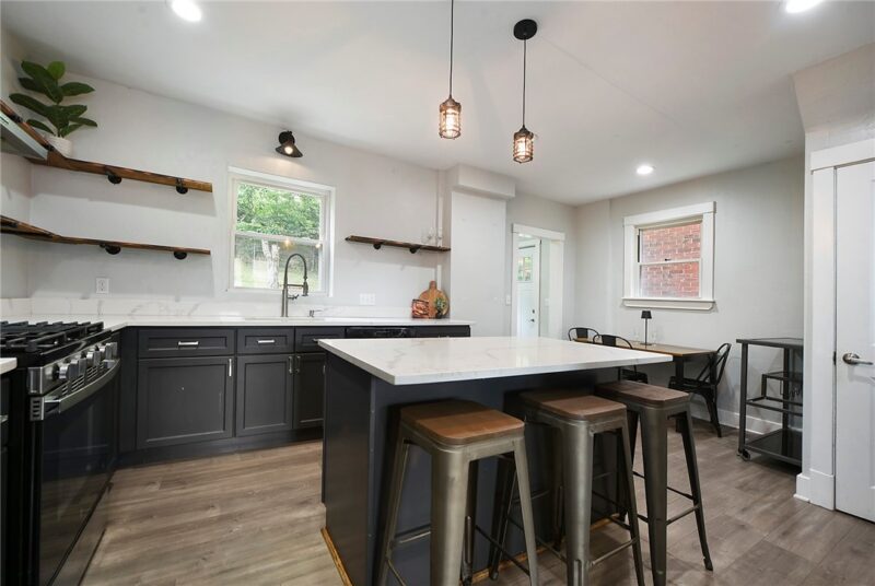 407 Ruxton — photo 4